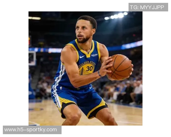 库里首节表现出色三分球命中率高达667贡献7分1板2助助力球队开局良好